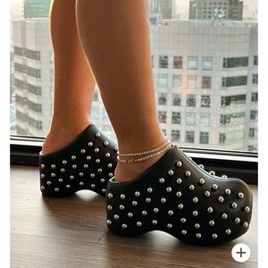 AZALEA WANG Romesco Black Embellished Clog.
